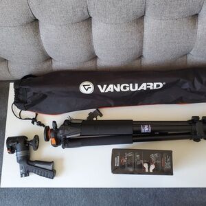 Vanguard Alta Pro 263AT + GH-100 Pistol Grip Ball Head